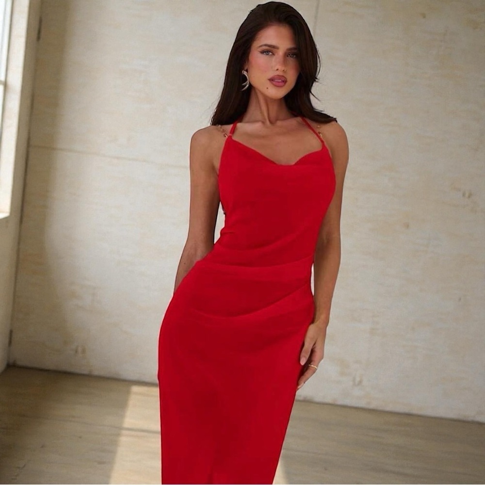 New Women's Backless Sexy & Elegant Plunging Maxi Dress Red, Size Medium - Picture 6 of 7